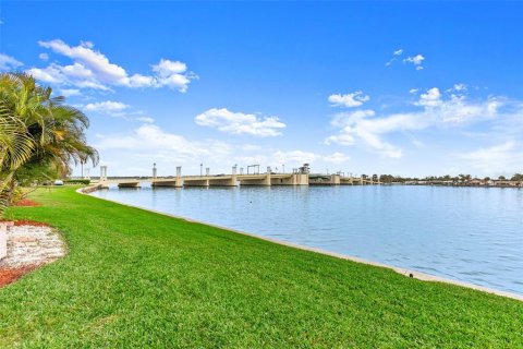 Copropriété à louer à Treasure Island, Floride: 1 chambre, 82.22 m2 № 2117930 - photo 3