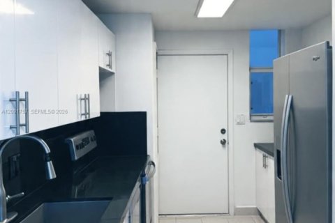 Copropriété à louer à North Miami Beach, Floride: 1 chambre, 80.36 m2 № 2382118 - photo 15