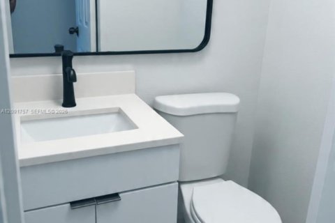 Copropriété à louer à North Miami Beach, Floride: 1 chambre, 80.36 m2 № 2382118 - photo 12