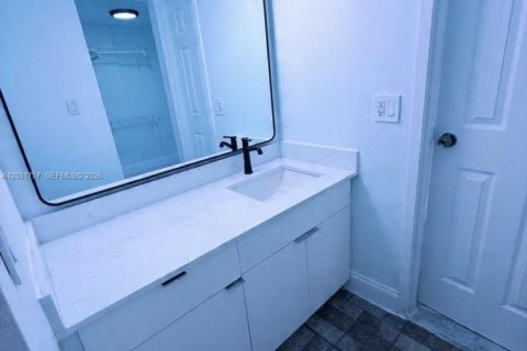 Copropriété à louer à North Miami Beach, Floride: 1 chambre, 80.36 m2 № 2382118 - photo 14