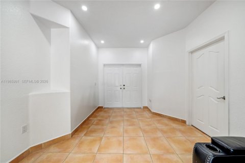 Casa en alquiler en Homestead, Florida, 1 dormitorio, 180.69 m2 № 2027557 - foto 3