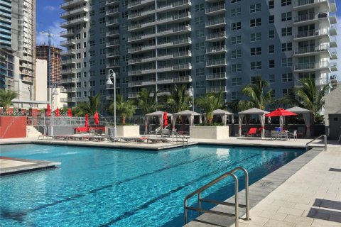 Condominio en alquiler en Miami, Florida, 1 dormitorio, 70.61 m2 № 1969166 - foto 18