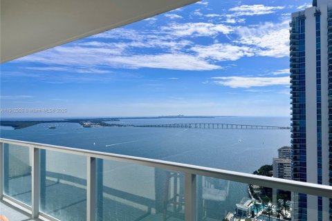 Condominio en alquiler en Miami, Florida, 1 dormitorio, 70.61 m2 № 1969166 - foto 2