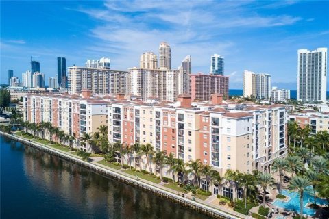 Condo à Sunny Isles Beach, Floride, 2 chambres  № 2078983