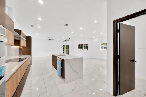 Villa ou maison à vendre à Safety Harbor, Floride: 4 chambres, 268.39 m2 № 2098273 - photo 9