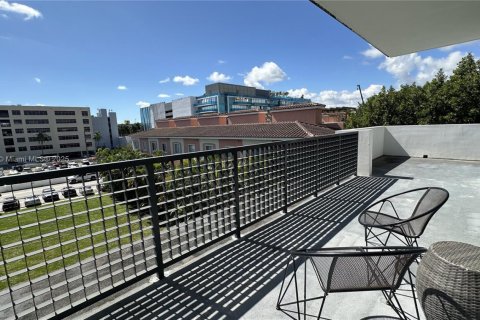 Condo in Bay Harbor Islands, Florida, 2 bedrooms  № 2053823 - photo 15