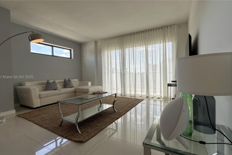 Condo in Bay Harbor Islands, Florida, 2 bedrooms  № 2053823 - photo 9