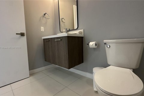 Condo in Bay Harbor Islands, Florida, 2 bedrooms  № 2053823 - photo 30