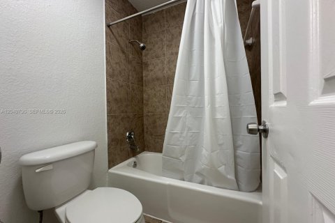 Apartment in Wilton Manors, Florida 2 bedrooms № 2176915 - photo 15