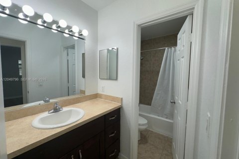 Apartment in Wilton Manors, Florida 2 bedrooms № 2176915 - photo 12