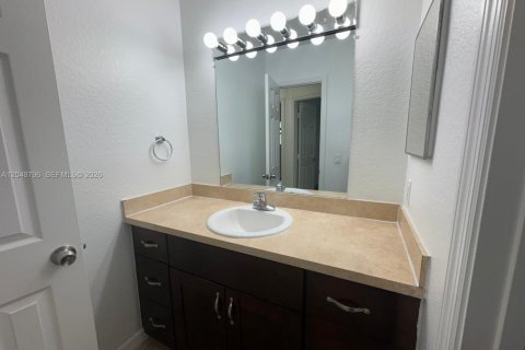 Apartment in Wilton Manors, Florida 2 bedrooms № 2176915 - photo 16