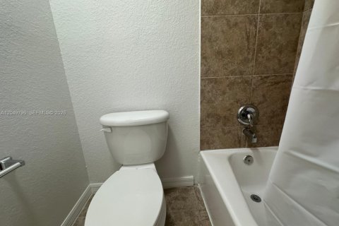 Apartment in Wilton Manors, Florida 2 bedrooms № 2176915 - photo 14