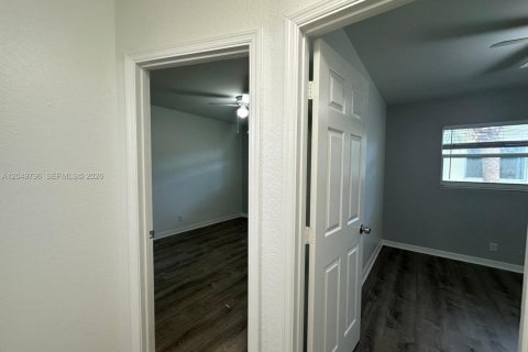 Apartment in Wilton Manors, Florida 2 bedrooms № 2176915 - photo 11