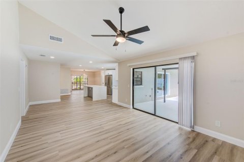 Casa en venta en Tampa, Florida, 4 dormitorios, 187.76 m2 № 1904882 - foto 13