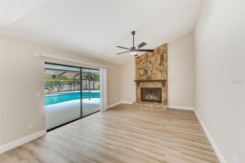 Casa en venta en Tampa, Florida, 4 dormitorios, 187.76 m2 № 1904882 - foto 12