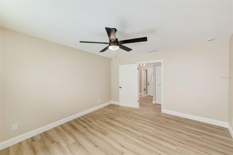 Casa en venta en Tampa, Florida, 4 dormitorios, 187.76 m2 № 1904882 - foto 22