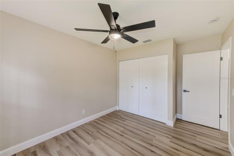 Casa en venta en Tampa, Florida, 4 dormitorios, 187.76 m2 № 1904882 - foto 24