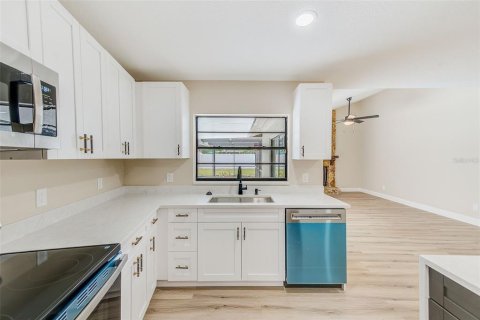 Casa en venta en Tampa, Florida, 4 dormitorios, 187.76 m2 № 1904882 - foto 8