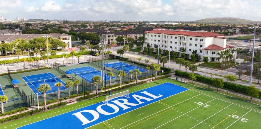 Condo à Doral, Floride, 3 chambres № 1889708