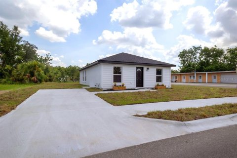 House in Bartow, Florida 3 bedrooms, 105.44 sq.m. № 1741227 - photo 2