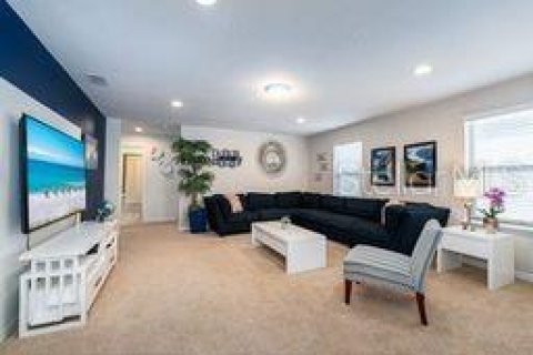 Casa en venta en Kissimmee, Florida, 6 dormitorios, 291.9 m2 № 1853716 - foto 11