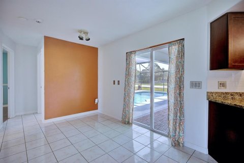 Купить виллу или дом в Киссимми, Флорида 4 комнаты, 185.25м2, № 2353316 - фото 15
