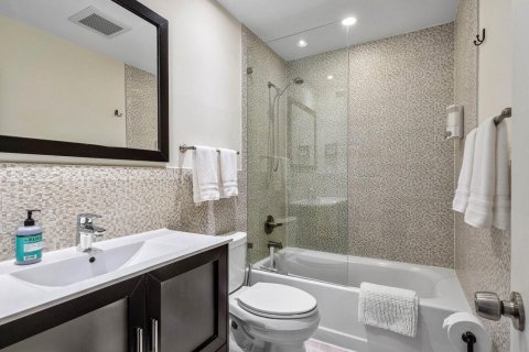 Propiedad comercial en venta en Fort Lauderdale, Florida, 432.46 m2 № 2087129 - foto 15