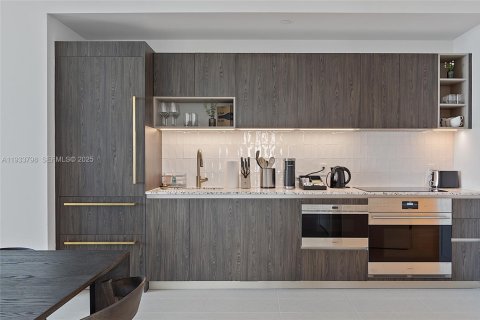 Купить кондоминиум в Майами, Флорида 3 спальни, 115.76м2, № 2053118 - фото 5