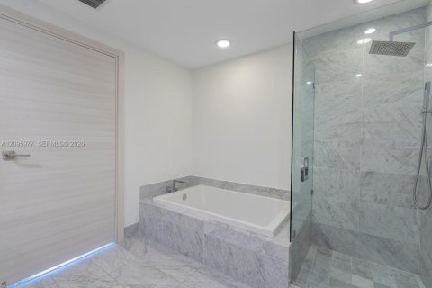 Appartement à louer à Miami, Floride: 2 chambres, 103.96 m2 № 2390014 - photo 29