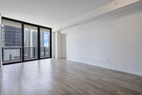 Appartement à louer à Miami, Floride: 2 chambres, 103.96 m2 № 2390014 - photo 3