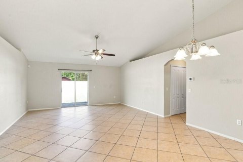 House in Auburndale, Florida 3 bedrooms, 158.86 sq.m. № 2390999 - photo 4