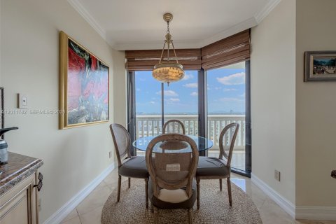Condominio en venta en Aventura, Florida, 2 dormitorios, 144.93 m2 № 2186278 - foto 10