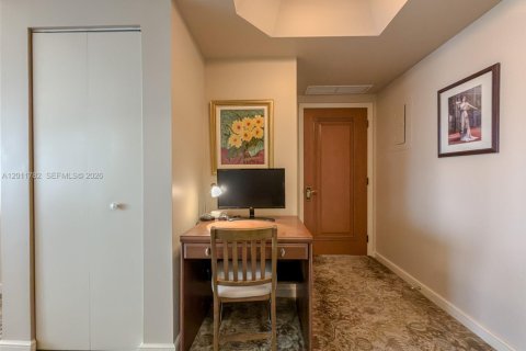 Condominio en venta en Aventura, Florida, 2 dormitorios, 144.93 m2 № 2186278 - foto 26