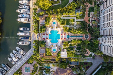 Condominio en Aventura, Florida, 2 dormitorios № 2186278