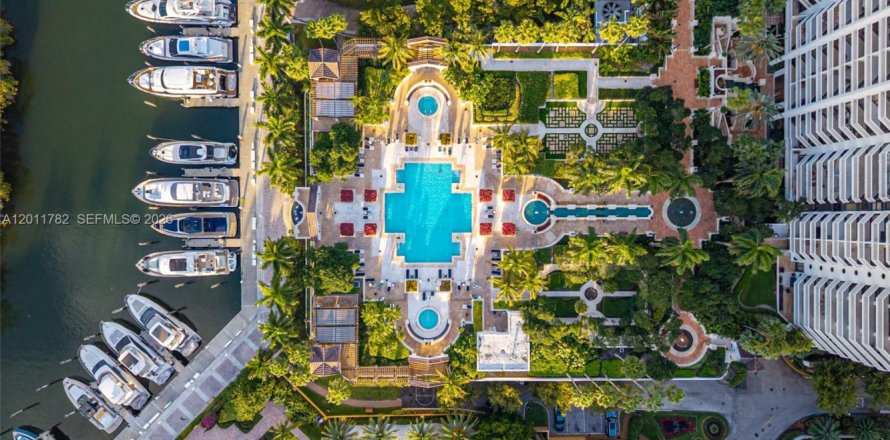 Condominio en Aventura, Florida, 2 dormitorios  № 2186278