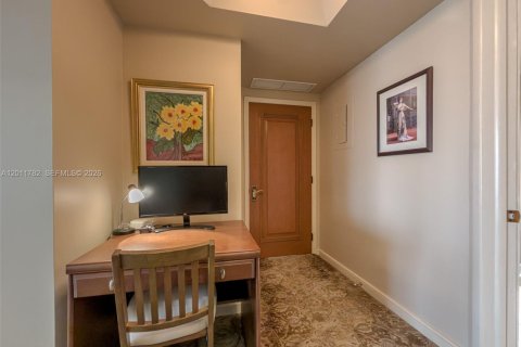 Condominio en venta en Aventura, Florida, 2 dormitorios, 144.93 m2 № 2186278 - foto 25