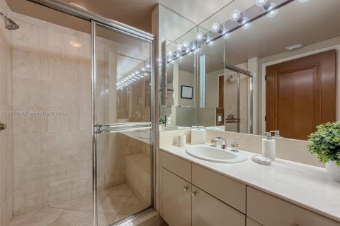 Condominio en venta en Aventura, Florida, 2 dormitorios, 144.93 m2 № 2186278 - foto 20
