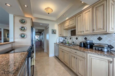 Condominio en venta en Aventura, Florida, 2 dormitorios, 144.93 m2 № 2186278 - foto 13
