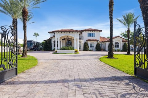Villa ou maison à vendre à Hialeah Gardens, Floride: 5 chambres, 414.62 m2 № 2076471 - photo 3