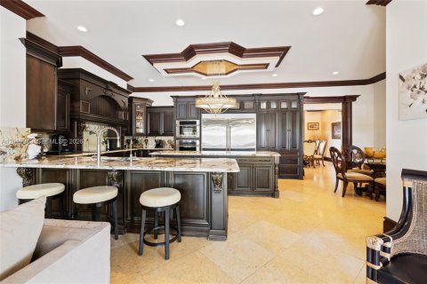 Villa ou maison à vendre à Hialeah Gardens, Floride: 5 chambres, 414.62 m2 № 2076471 - photo 17