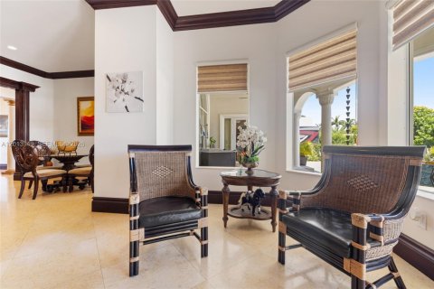 Villa ou maison à vendre à Hialeah Gardens, Floride: 5 chambres, 414.62 m2 № 2076471 - photo 23