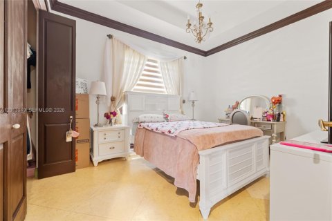 Villa ou maison à vendre à Hialeah Gardens, Floride: 5 chambres, 414.62 m2 № 2076471 - photo 30