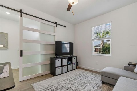 House in San Antonio, Florida 2 bedrooms, 165.64 sq.m. № 2157712 - photo 5