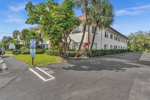 Copropriété à louer à Pompano Beach, Floride: 2 chambres, 87.24 m2 № 1997211 - photo 30