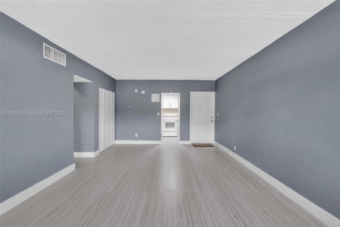 Copropriété à louer à Pompano Beach, Floride: 2 chambres, 87.24 m2 № 1997211 - photo 7