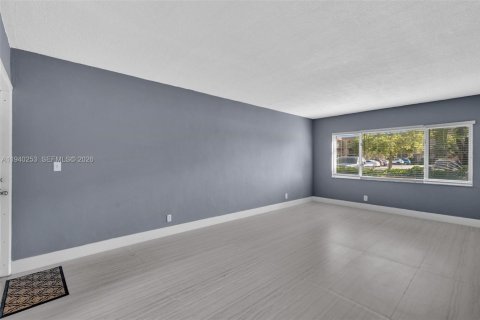 Copropriété à louer à Pompano Beach, Floride: 2 chambres, 87.24 m2 № 1997211 - photo 5