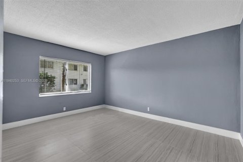 Copropriété à louer à Pompano Beach, Floride: 2 chambres, 87.24 m2 № 1997211 - photo 9