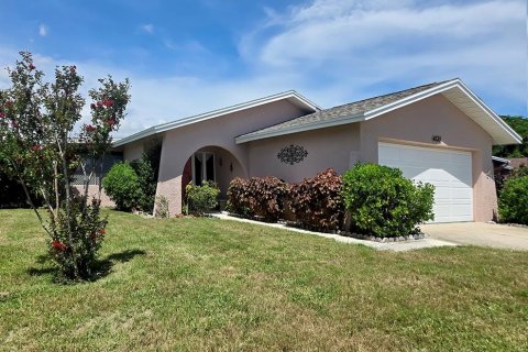 House in Clearwater, Florida 2 bedrooms, 94.76 sq.m. № 2363153