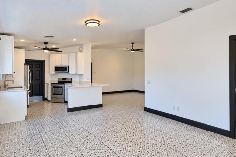 Villa ou maison à louer à Orlando, Floride: 2 chambres, 144.37 m2 № 2434479 - photo 10