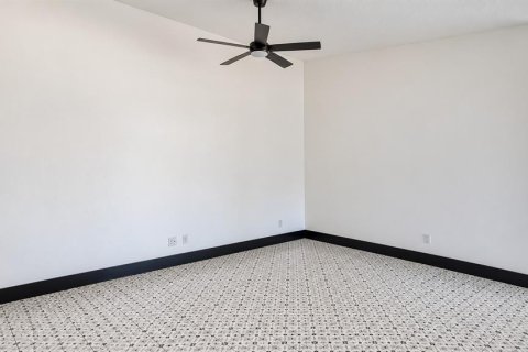 Villa ou maison à louer à Orlando, Floride: 2 chambres, 144.37 m2 № 2434479 - photo 12